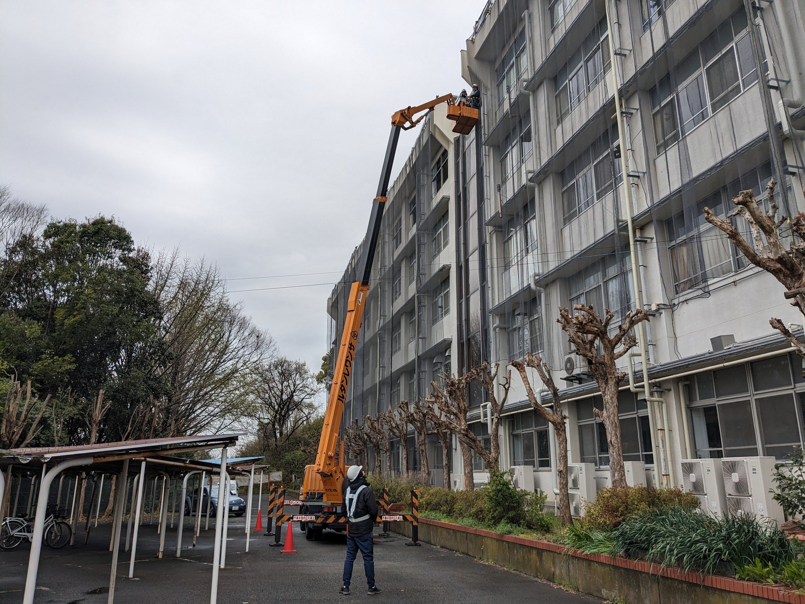 施工事例「神奈川県立新羽高等学校校舎ガラス交換工事」のサムネイル画像