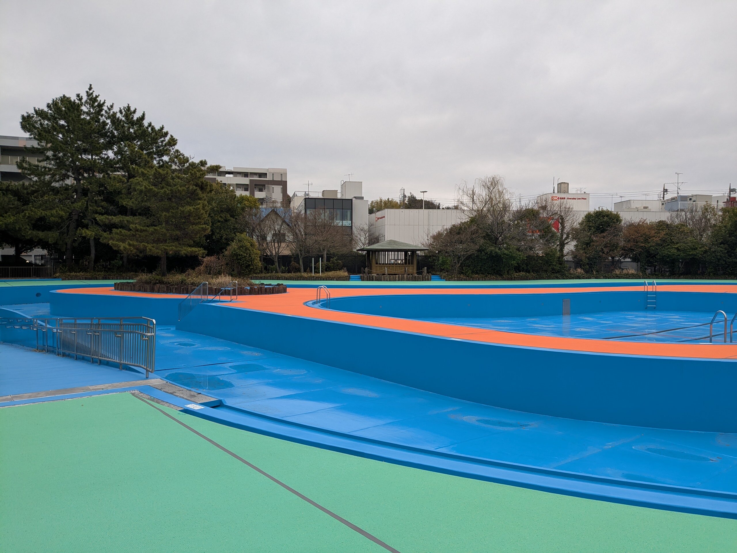 施工事例「菊名池公園プール改修その他工事」の写真