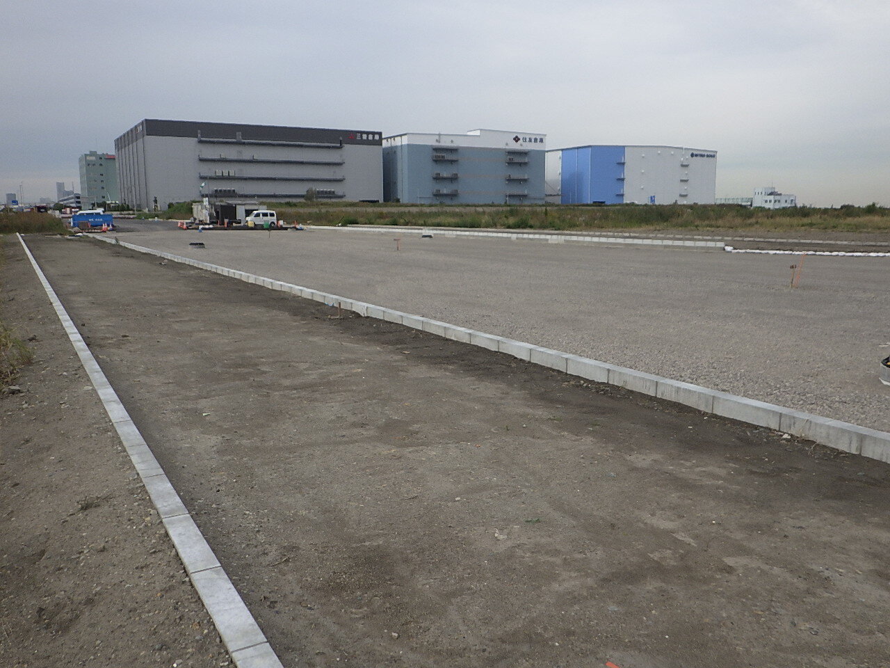 施工事例「南本牧ふ頭建設工事・第5-1ブロック道路整備工(その4)」の写真